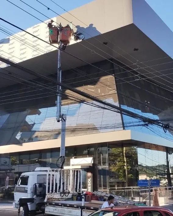 Instalação com Munck na Escola do Bosque