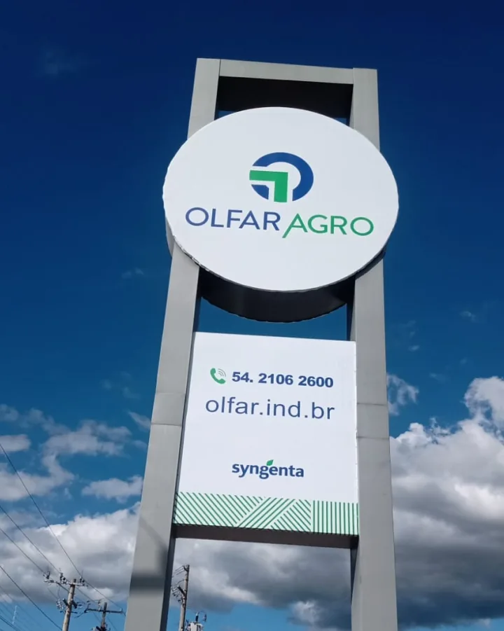 Placa suspensa da Olfar Agro